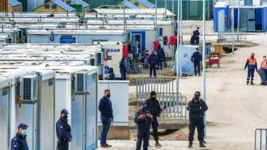 اليونان ترفض تقريراً أممياً يتّهمها بإبعاد مهاجرين قسراً   